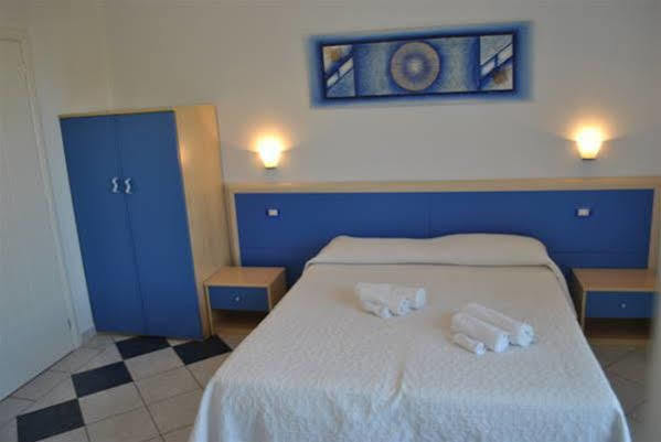 Lewis Rooms Poetto Beach Cagliari Dış mekan fotoğraf