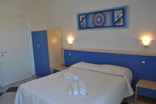 Lewis Rooms Poetto Beach Cagliari Dış mekan fotoğraf